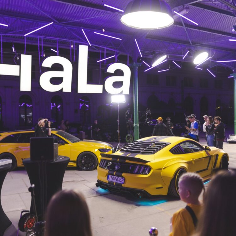 Realizacja transmisji z eventu motoryzacyjnego na świeżym powietrzu