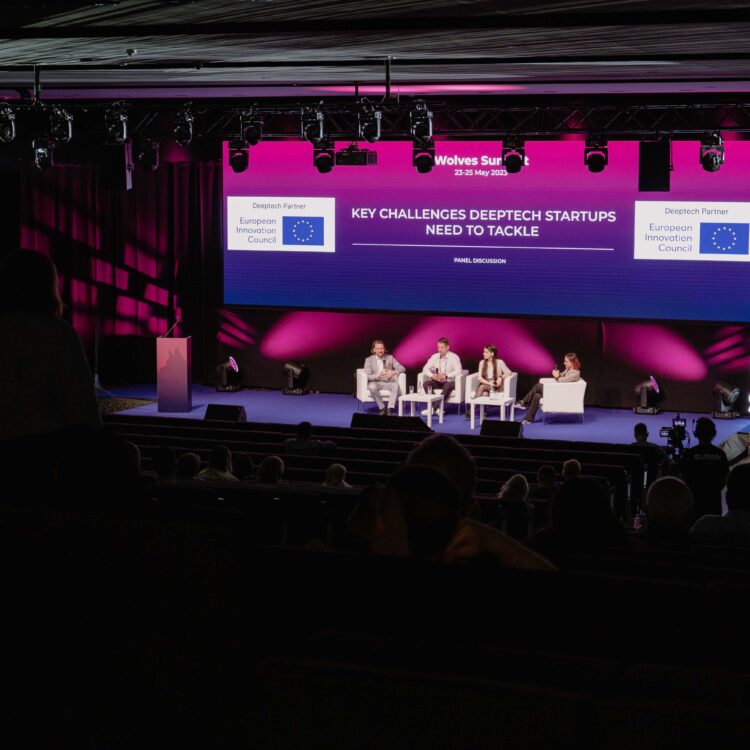 Realizacja transmisji z konferencji Tutek Live